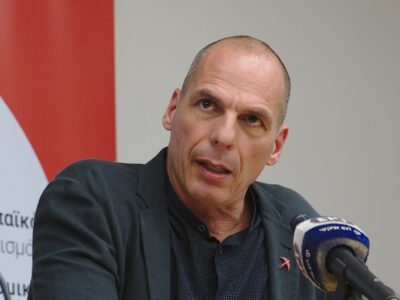 Diese Kriege, diese Handelskriege, diese tatsächlichen Kriege, diese tödlichen Kriege – letztendlich sind sie alle Kriege zwischen den Klassen