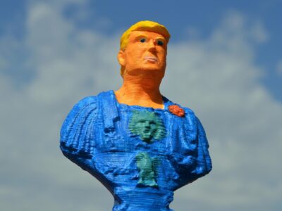 erikawittlieb-donald-trump-2332000_1280