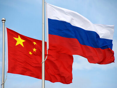 The_flags_of_Russia_and_China